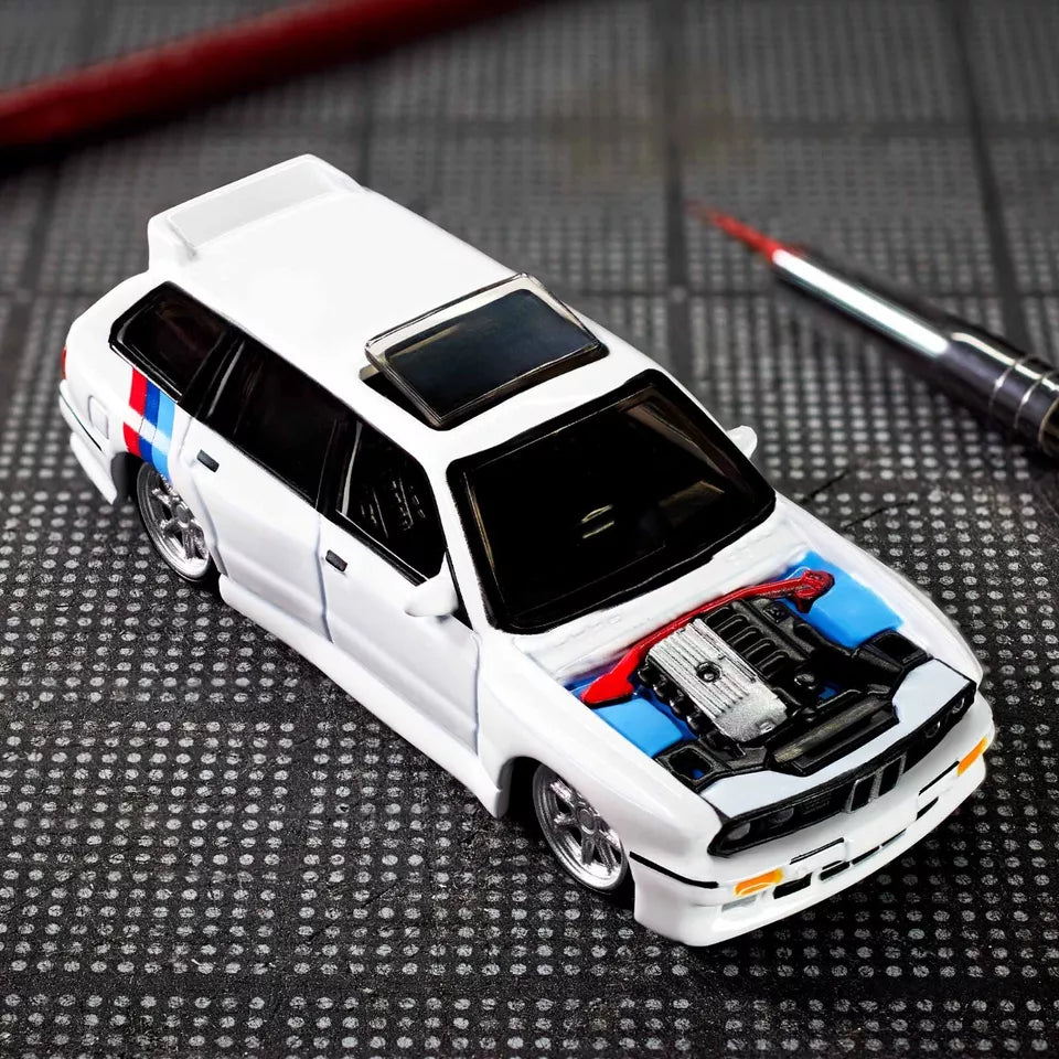 Hot Wheels Collectors Elite 64 1990 BMW 318i Touring - Real Riders - In Stock