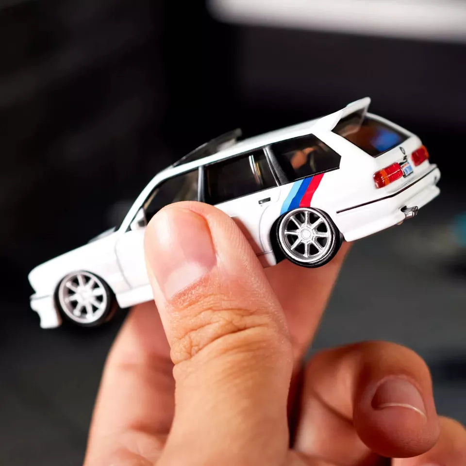 Hot Wheels Collectors Elite 64 1990 BMW 318i Touring - Real Riders - In Stock