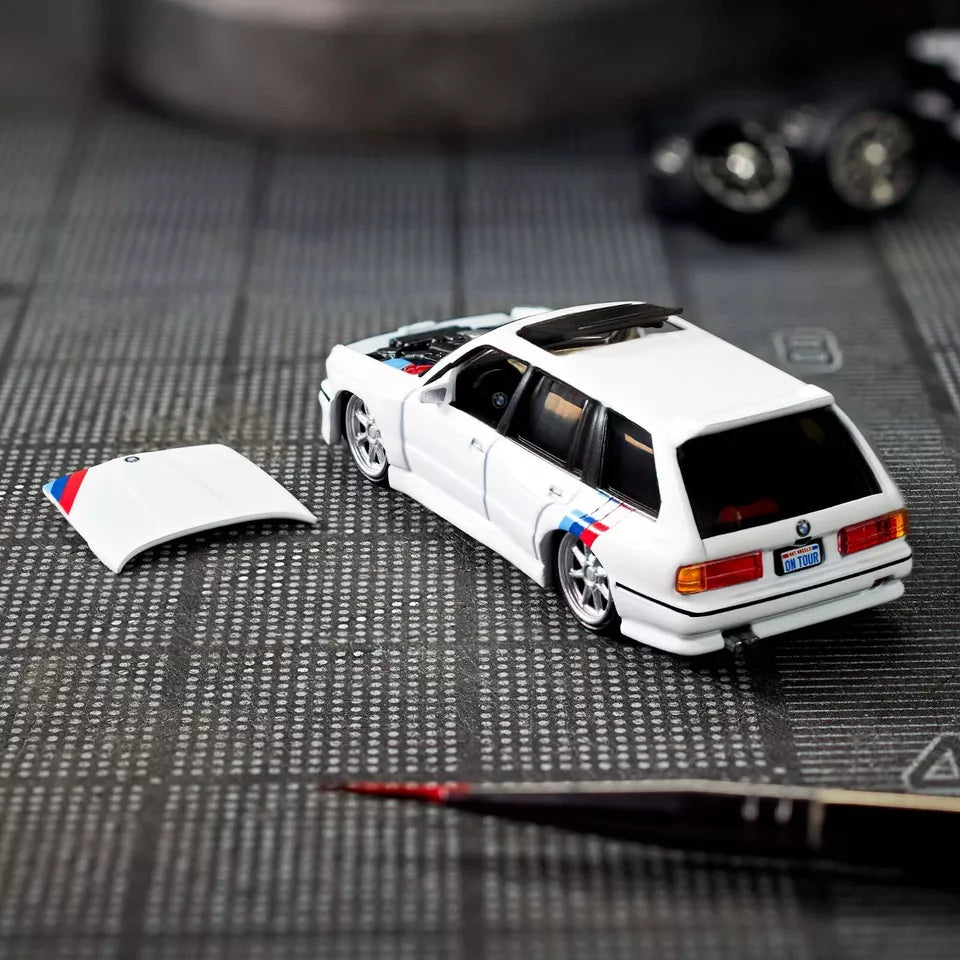 Hot Wheels Collectors Elite 64 1990 BMW 318i Touring - Real Riders - In Stock