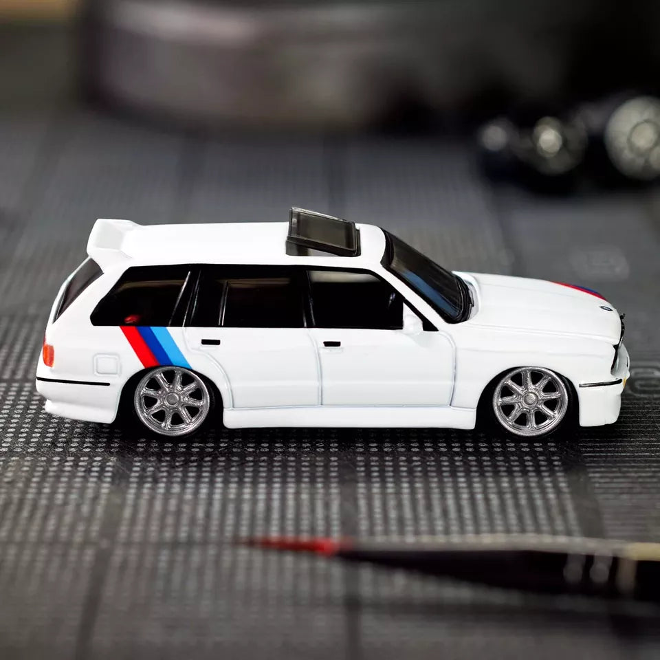 Hot Wheels Collectors Elite 64 1990 BMW 318i Touring - Real Riders - In Stock